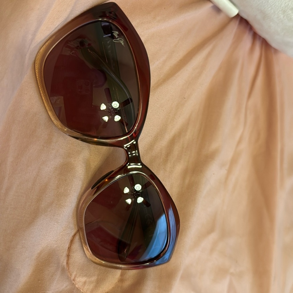 Maui Rose Lotus Polarized Sunglasses
